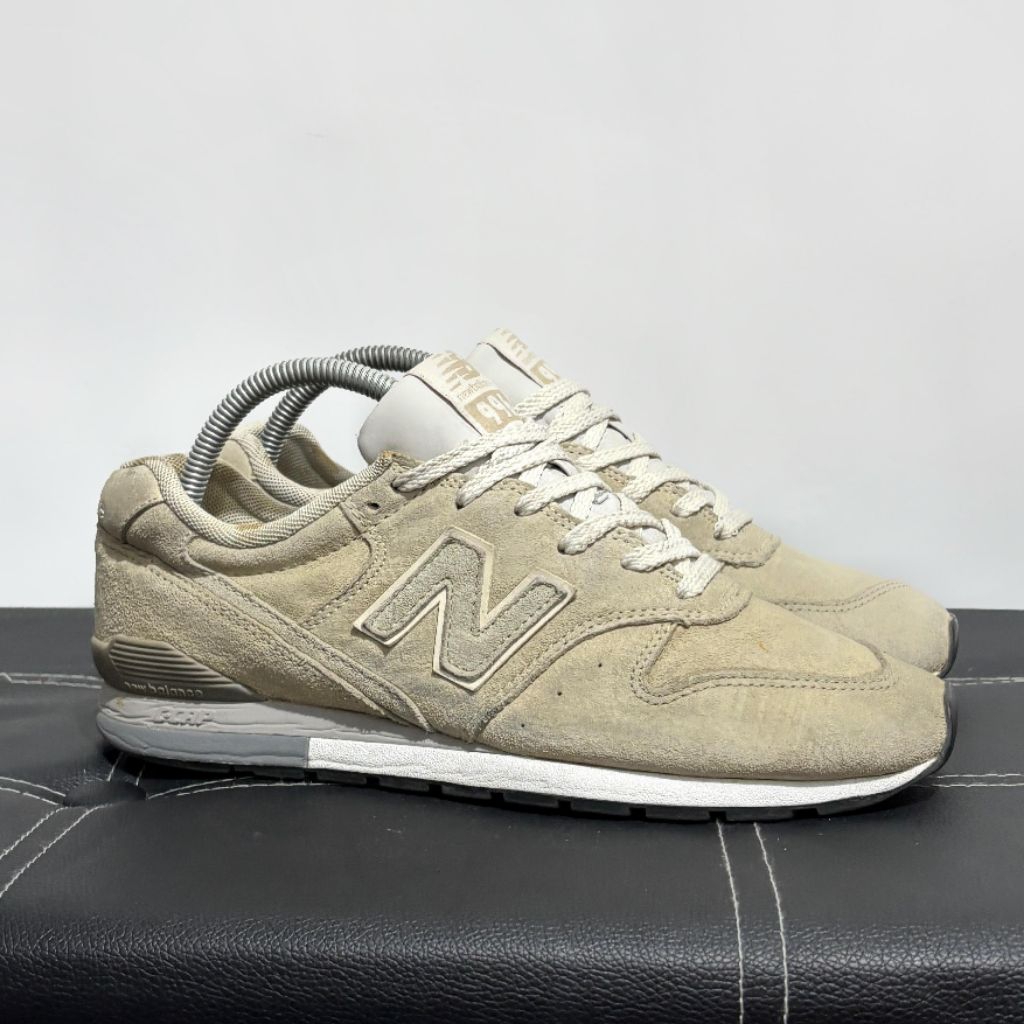New Balance 996