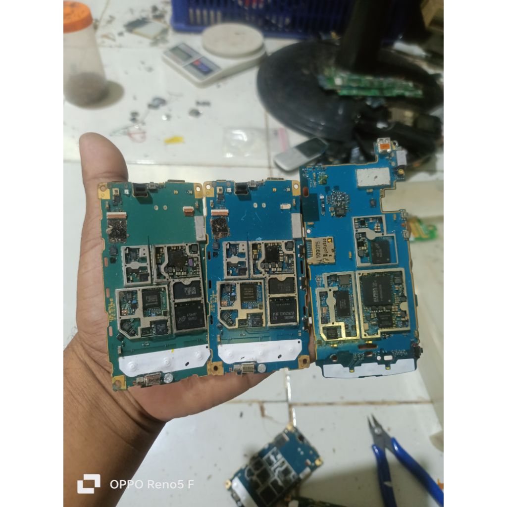 PCB hp jadul Sony Ericsson cocok untuk bahan leburan