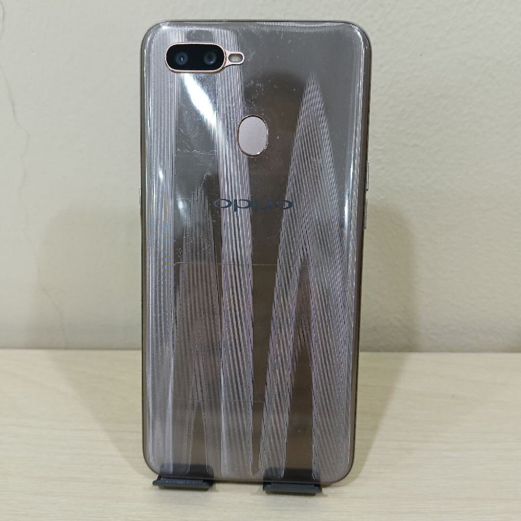 Handphone Oppo A7 Ram 3 64 GB (Batangan Tanpa Charger)