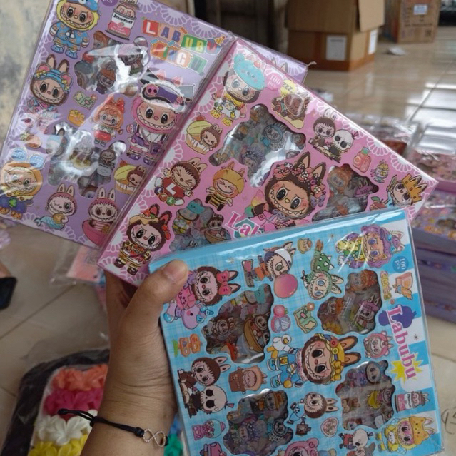 Stiker box isi 100 Random