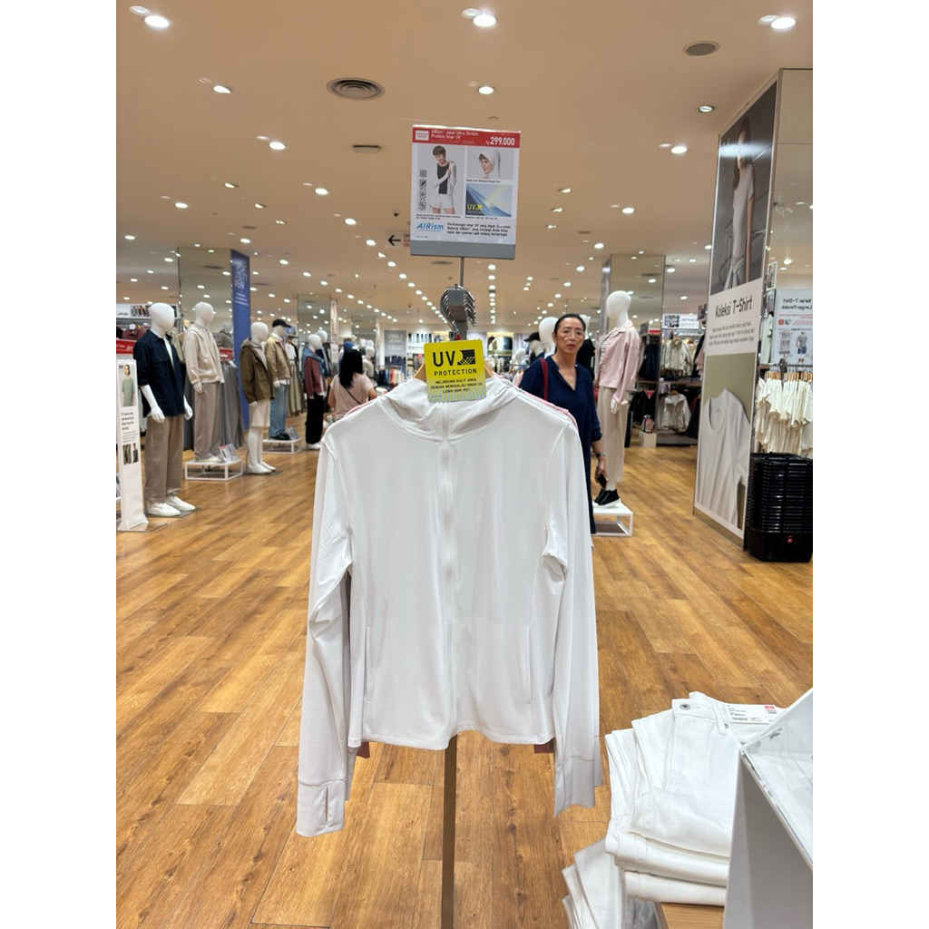UNIQLO JAKET AIRISM UV PROTECTION