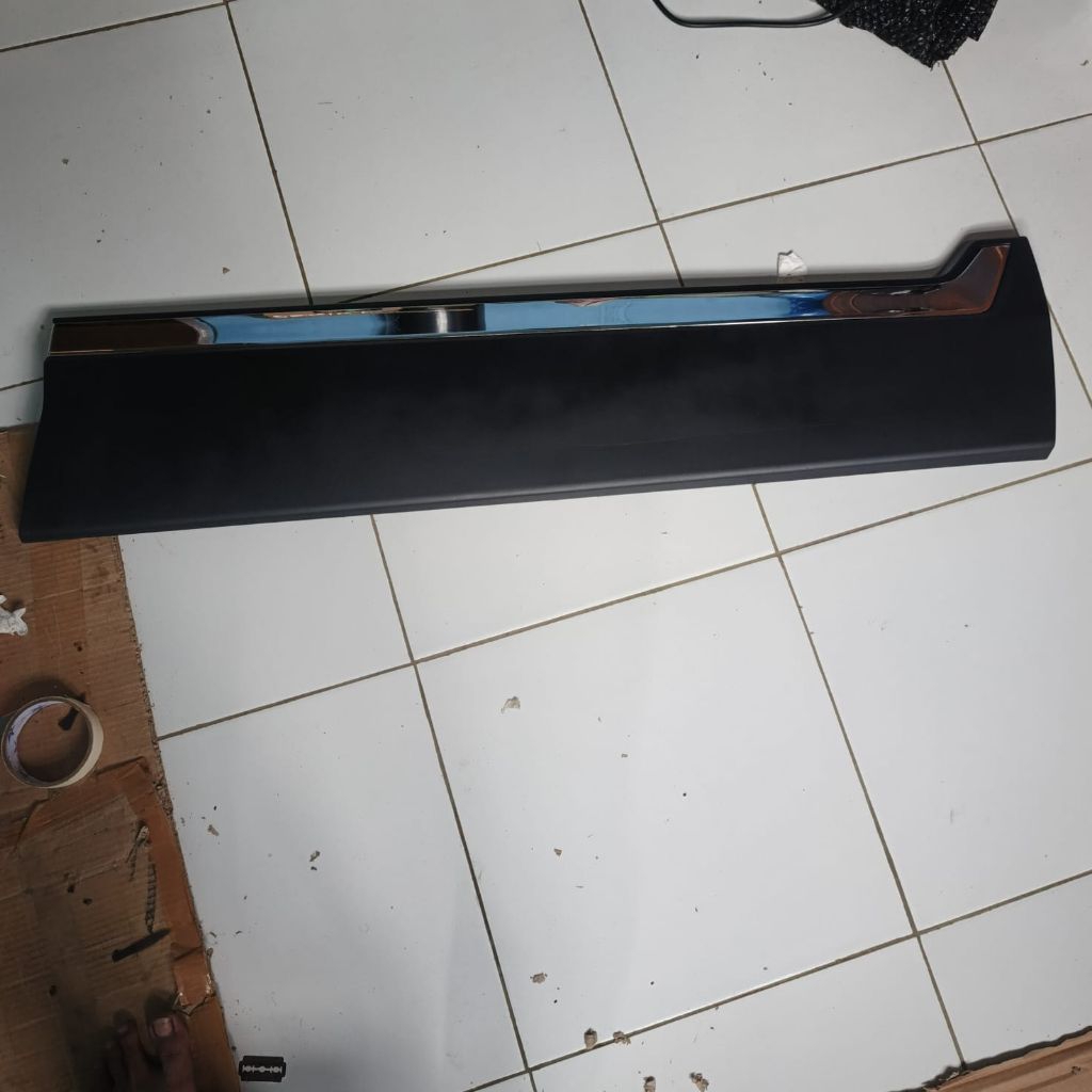 moulding/garnish pintu Honda CRV turbo prestige