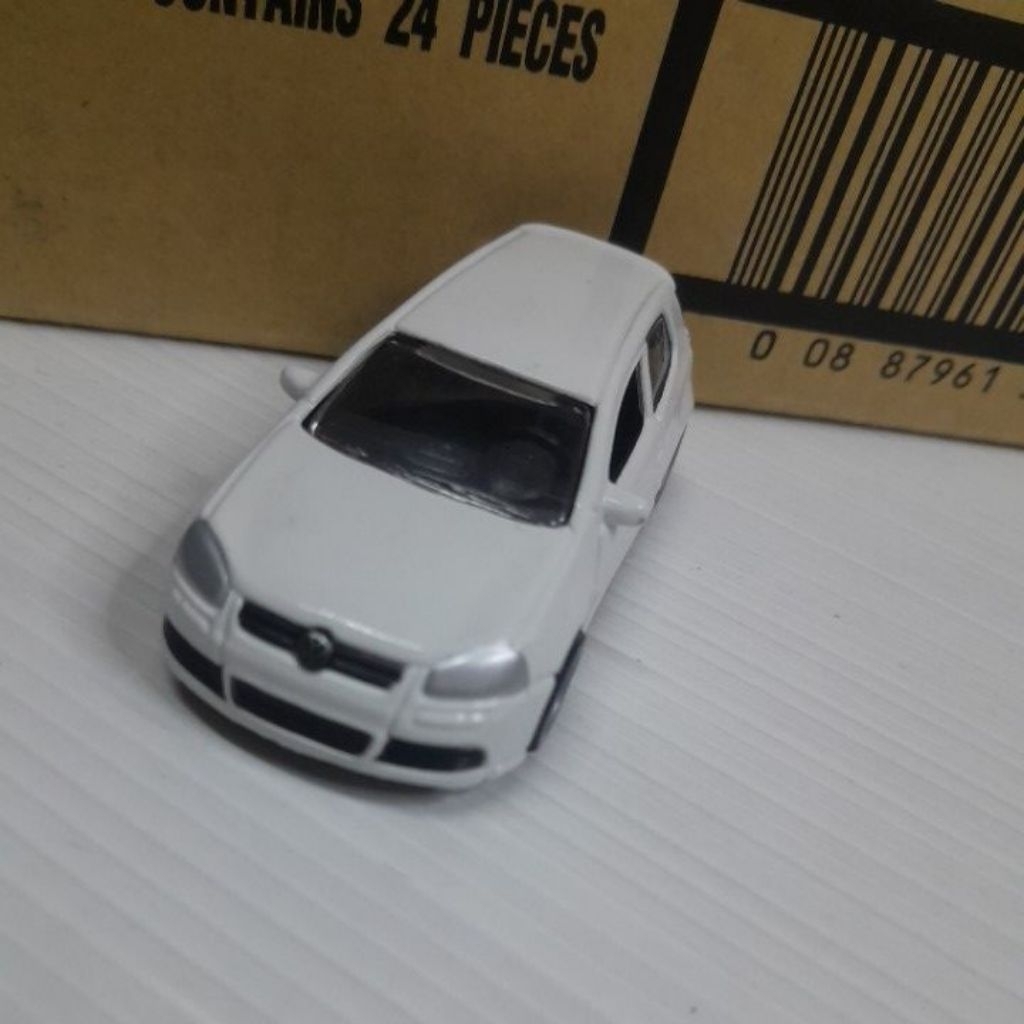 burago volkswagen r32
