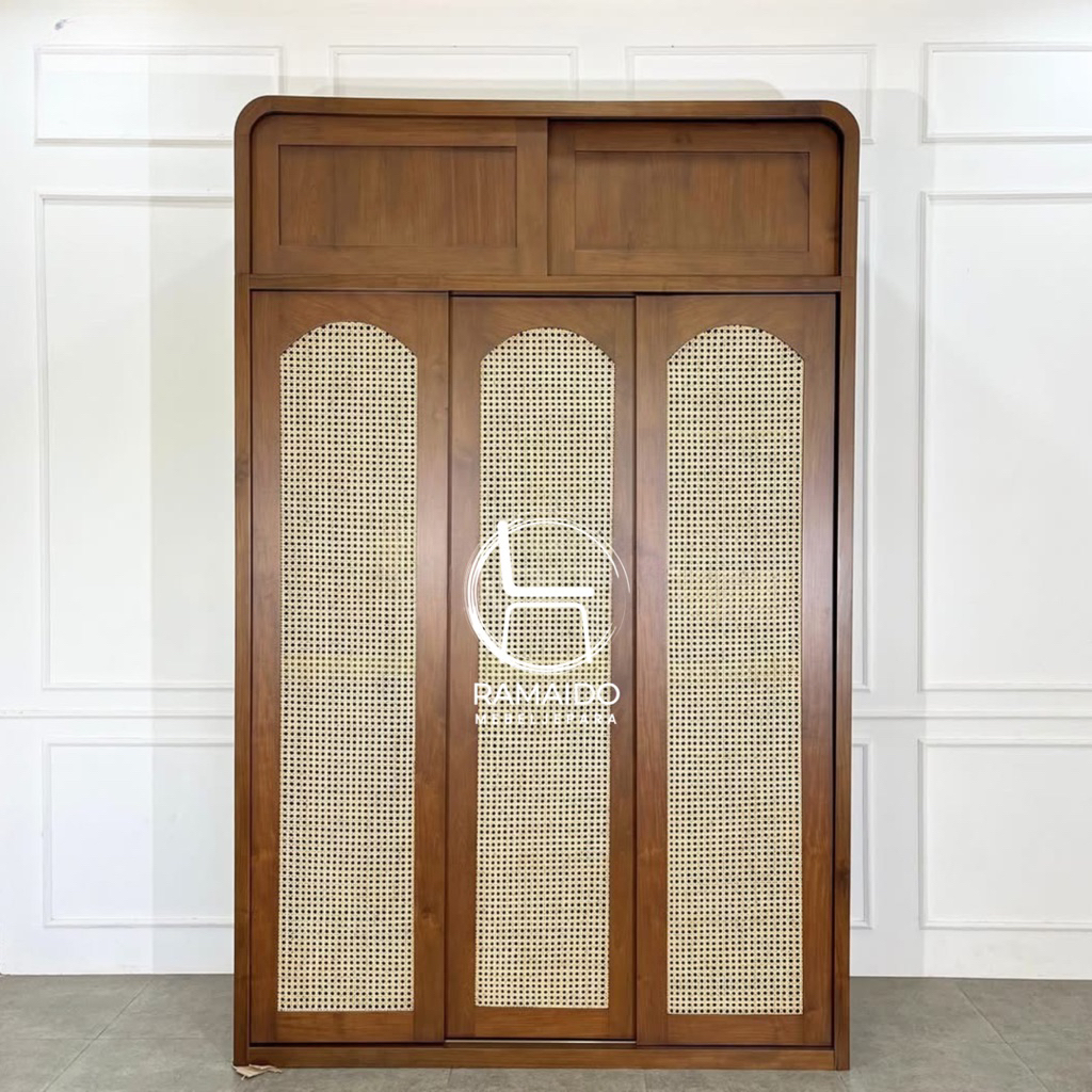 Lemari Retro kombinasi Rotan pintu sliding kayu jati | Lemari pakaian retro sliding door kayu jati |