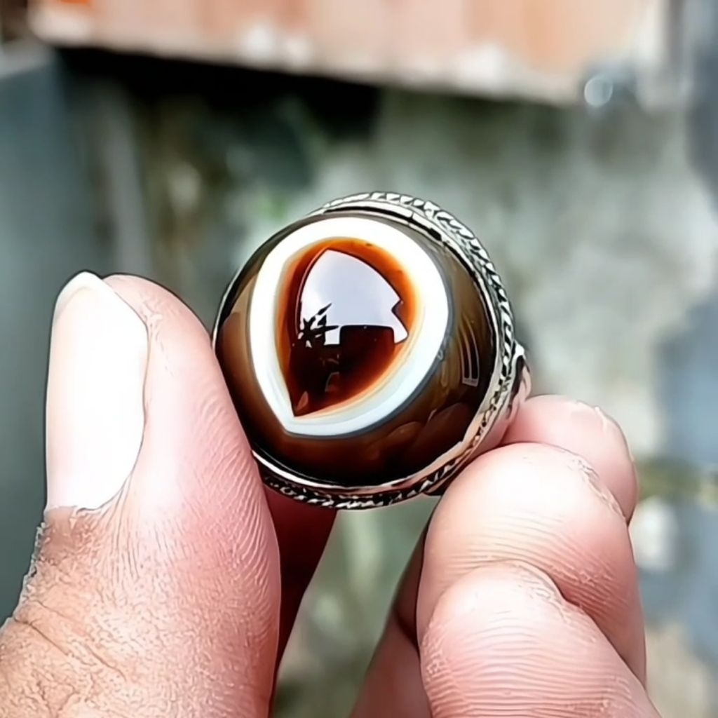 Batu akik Yaman hijau puser tetes air
