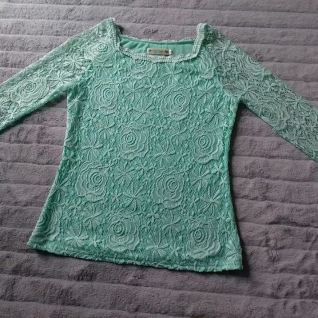 Blouse Wanita Hijau Tosca Tile by Coco Kelen – Elegan & Fresh