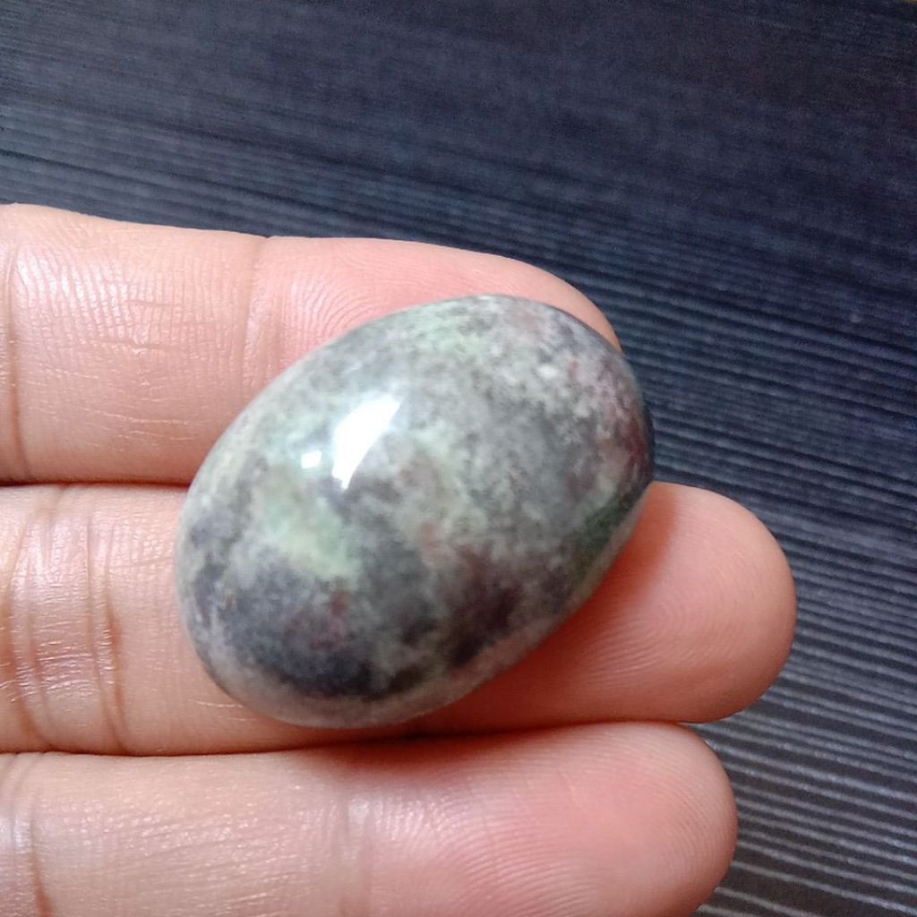 Batu Bacan Kembang