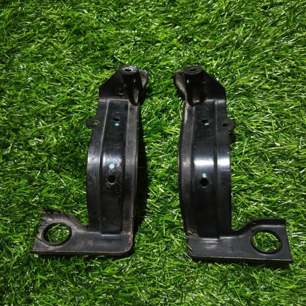 Bracket breket dudukan atas kondensor AC crv gen3 2007-2012 Original