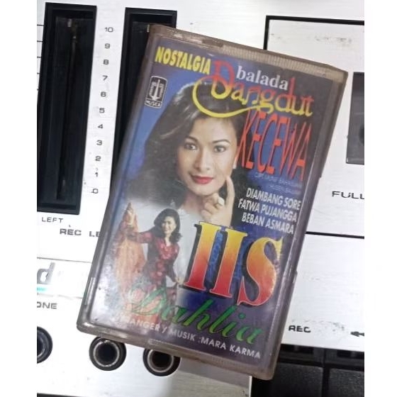 kaset pita iis dahlia album kecewa