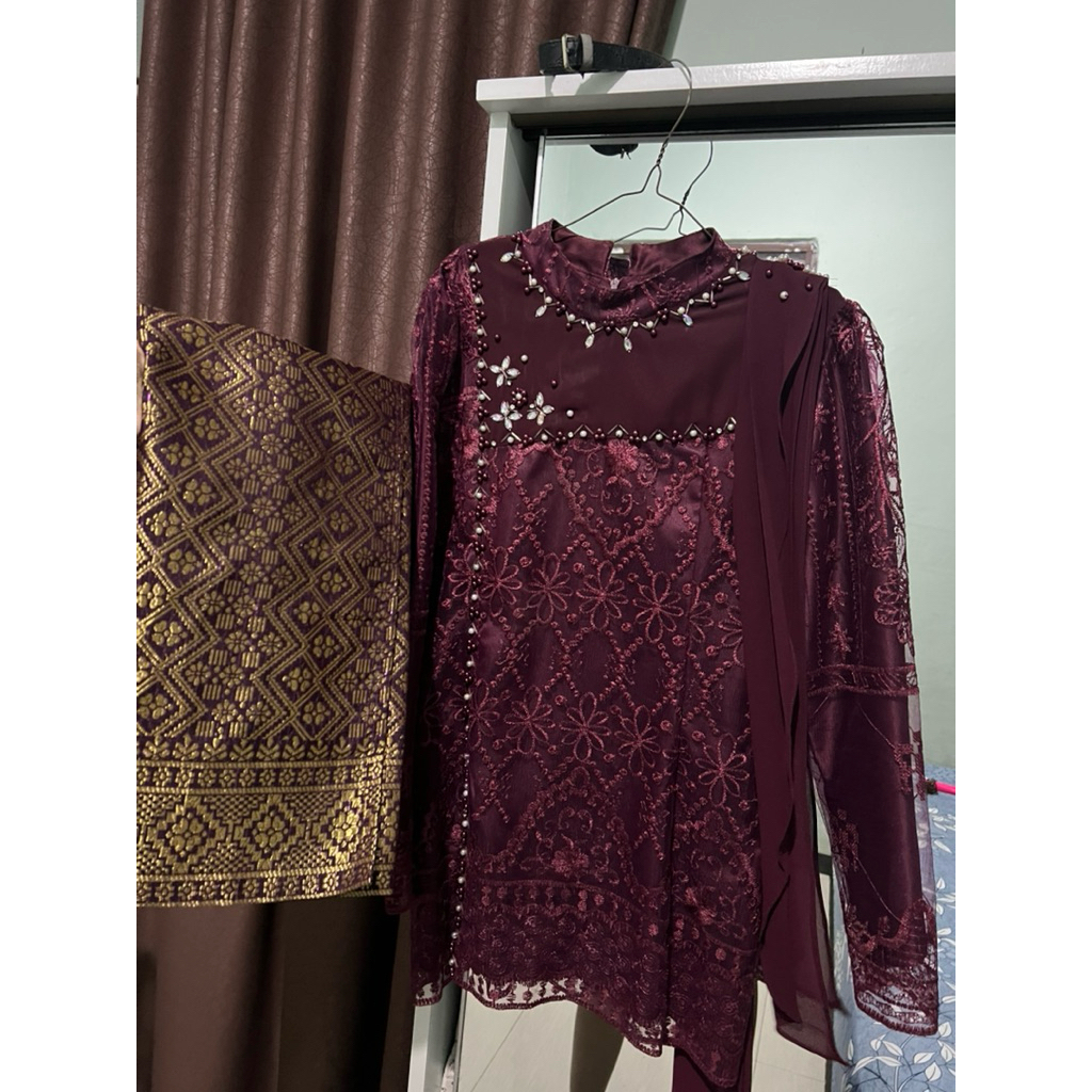 PRELOVED KEBAYA WISUDA LAMARAN