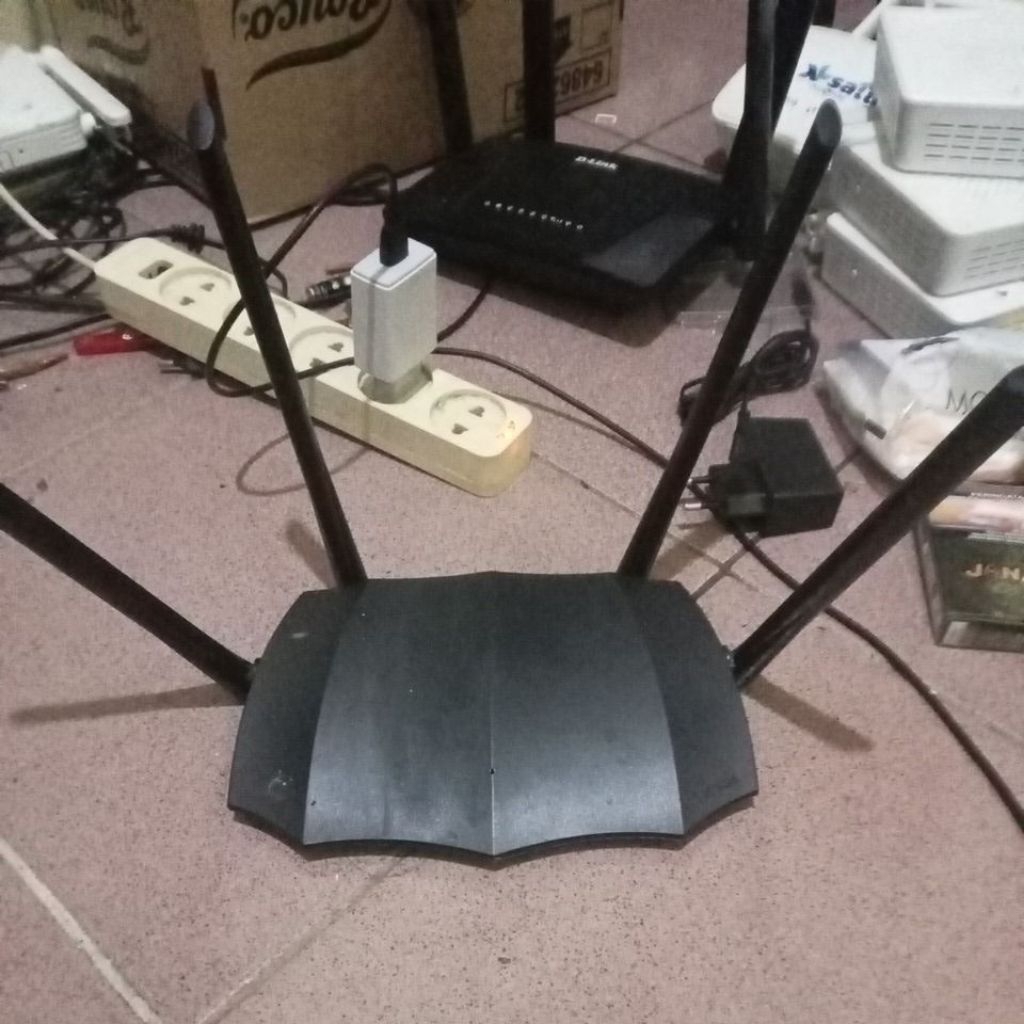 Router tenda ac1200 dualband gigabit AC8+Adaptor