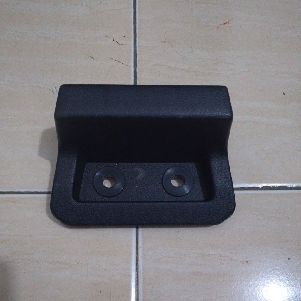 79959-BZ040 cover baut jok tutup jok mobil Toyota Avanza original