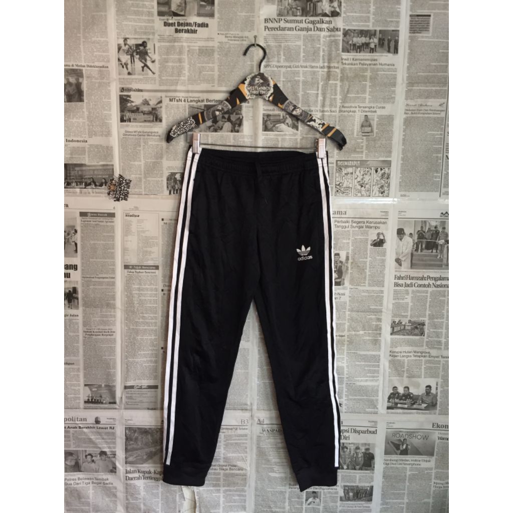 ADIDAS TRACKPANTS