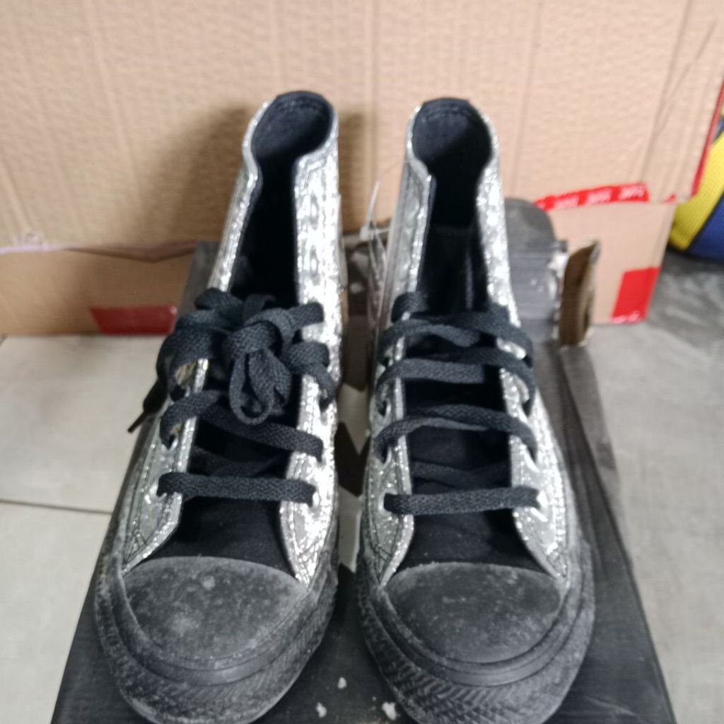 Sepatu Con 572039C
