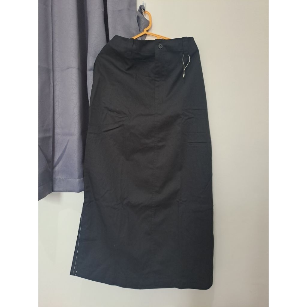 Preloved Rok Hitam Dizayn