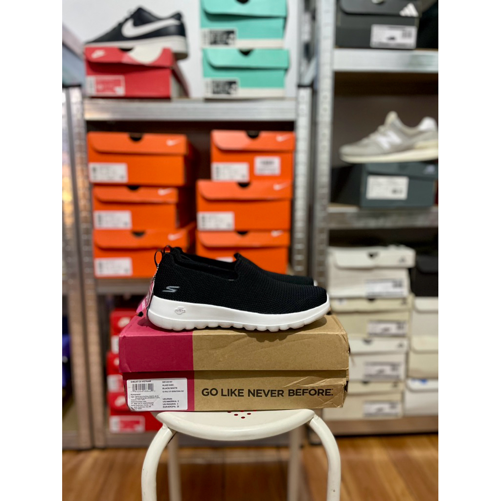 Skechers Go Walk Joy Slip On (36) Original Resmi