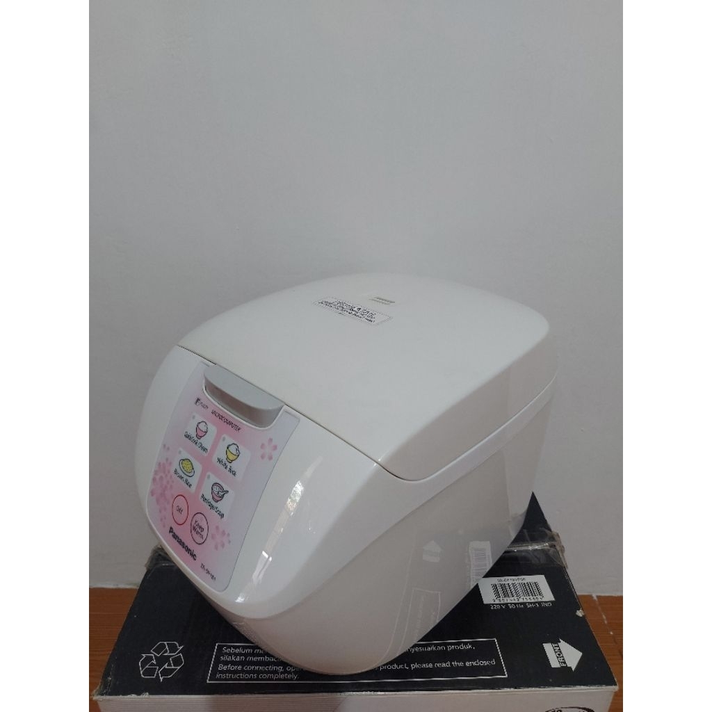 (Pre Loved) Digital Rice Cooker Panasonic SR-DF181