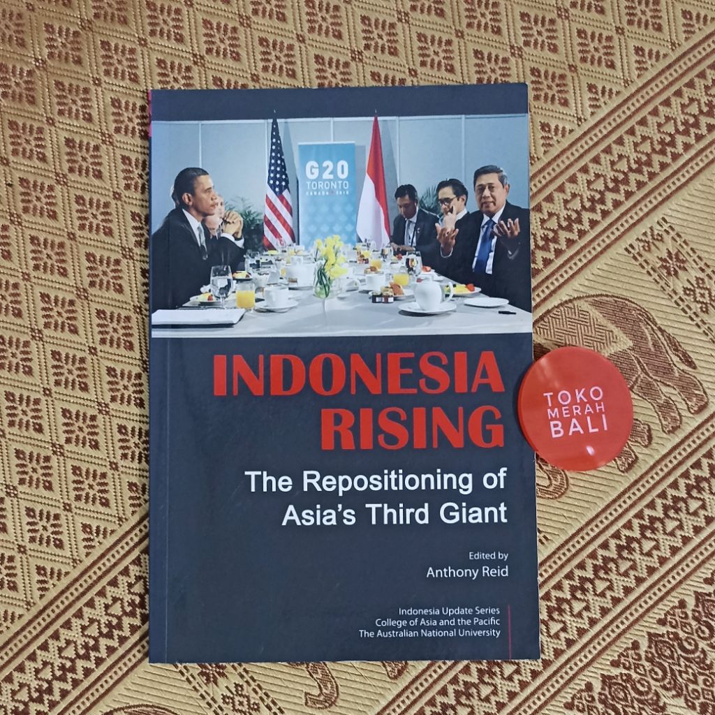 Buku Indonesia Rising edited by Anthony Reid