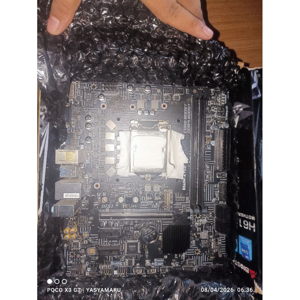 Mobo MSI b560M A pro socket LGA1200 bonus heatsink SSD