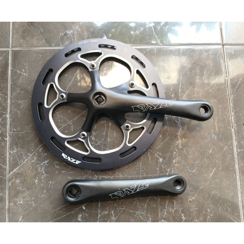 single crank sepeda lipat RAZE 54T BB kotak hitam