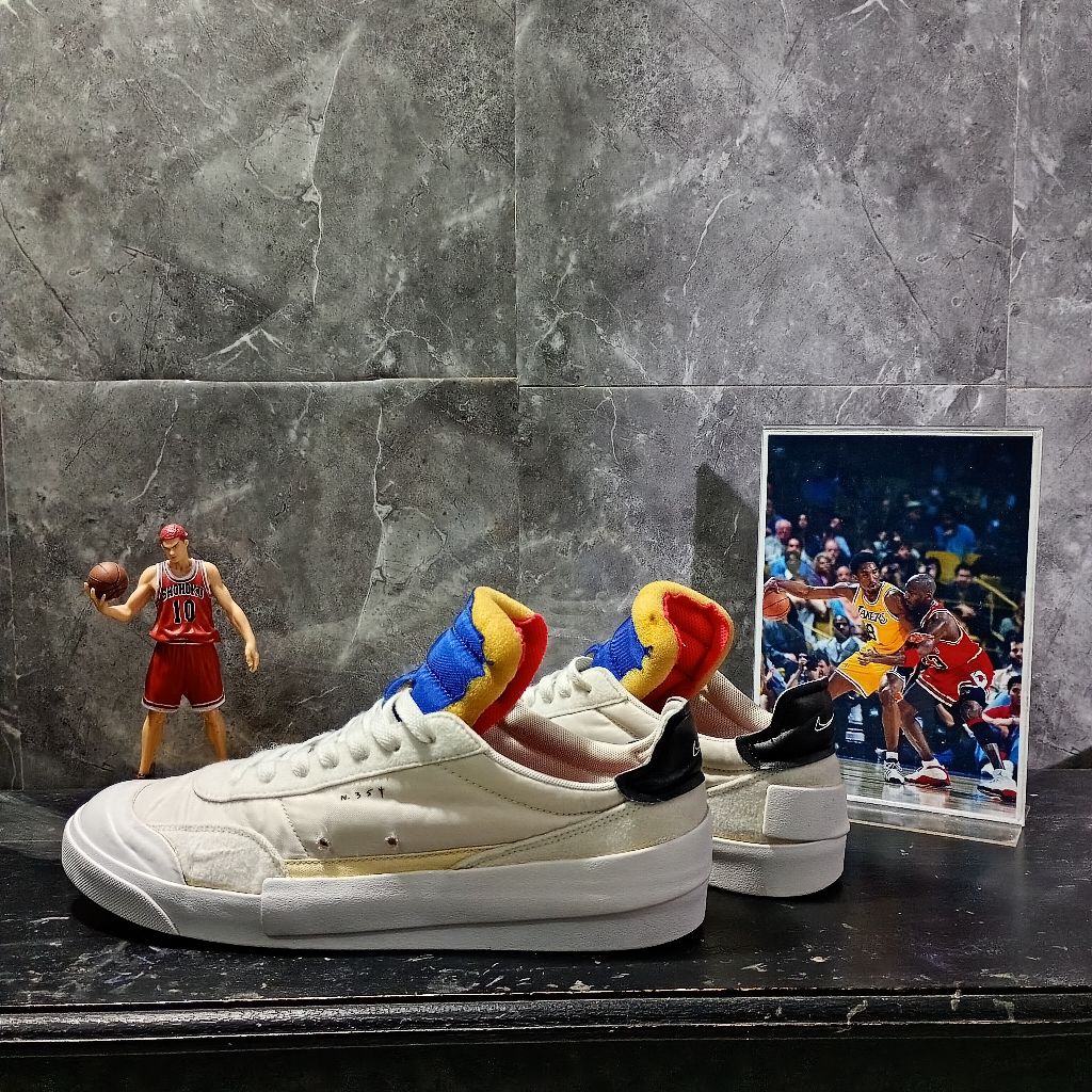 Nike Drop Type lx. Ukuran  42,5 insol 27cm