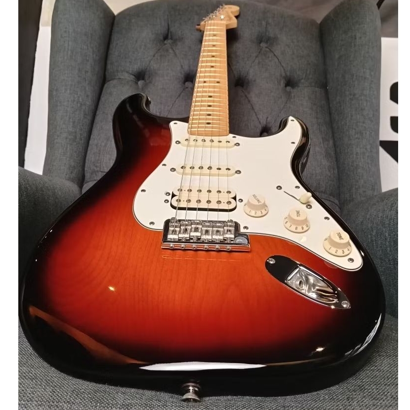 TONE FLEXIBLE  Fender American Standard Stratocaster HSS 2012