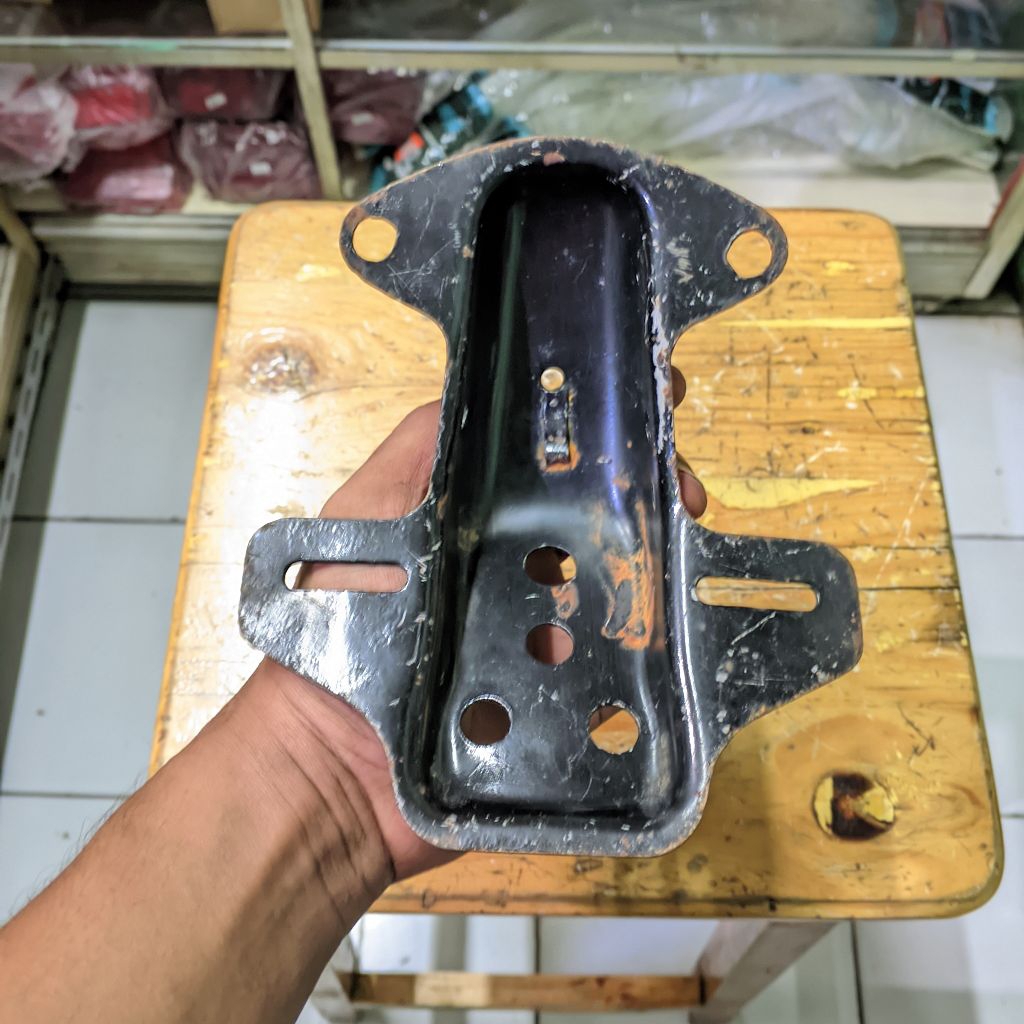 PANGKON STOPLAM CB K5,GL125,CG, ORIGINAL/DUDUK AN SETOPAN CB K5/STOP LAMPU GL125 ORIGINAL