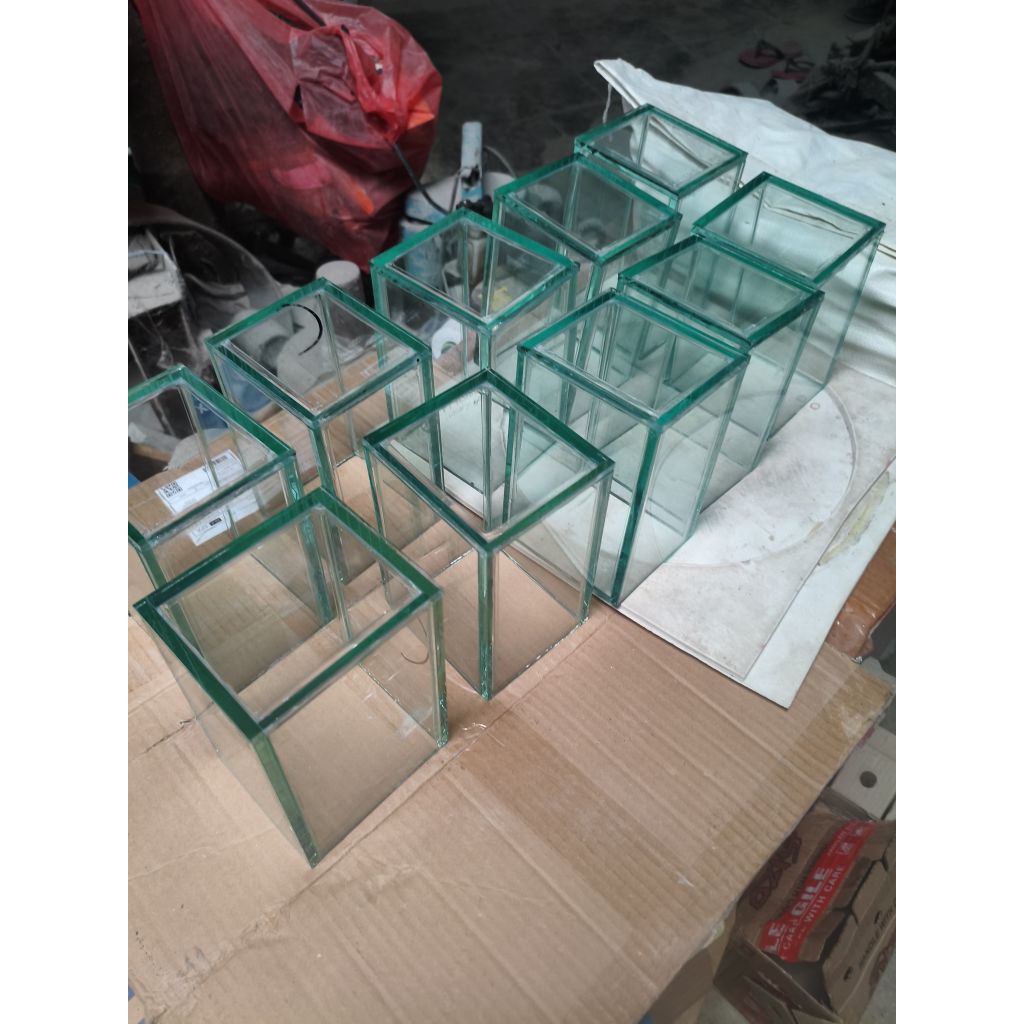 aquarium cupang tinggi 15 , p dan l 10 cm, tebal kaca 6 mm, merk asahi klu nyampai pecah dana kembal