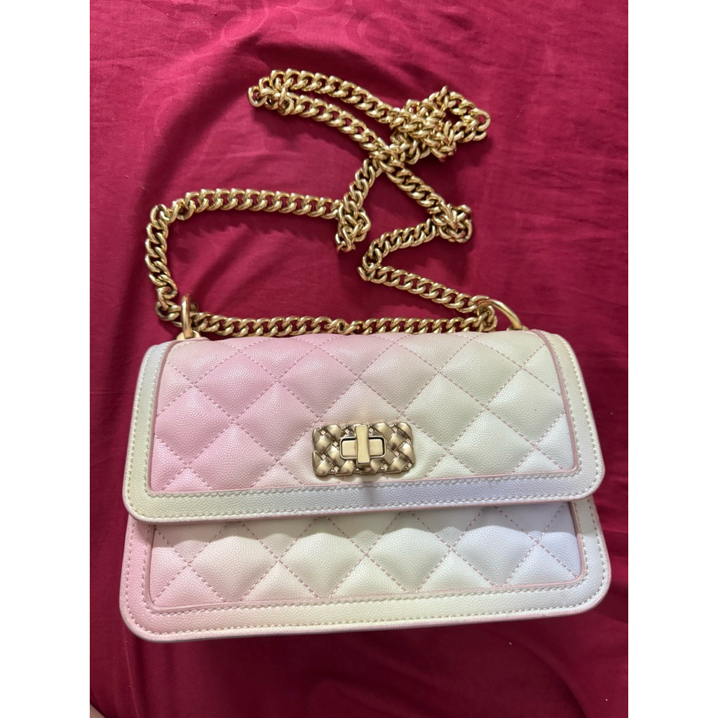 PRELOVED TAS CHARLES AND KEITH ORI SHOULDER BAG SLING BAG