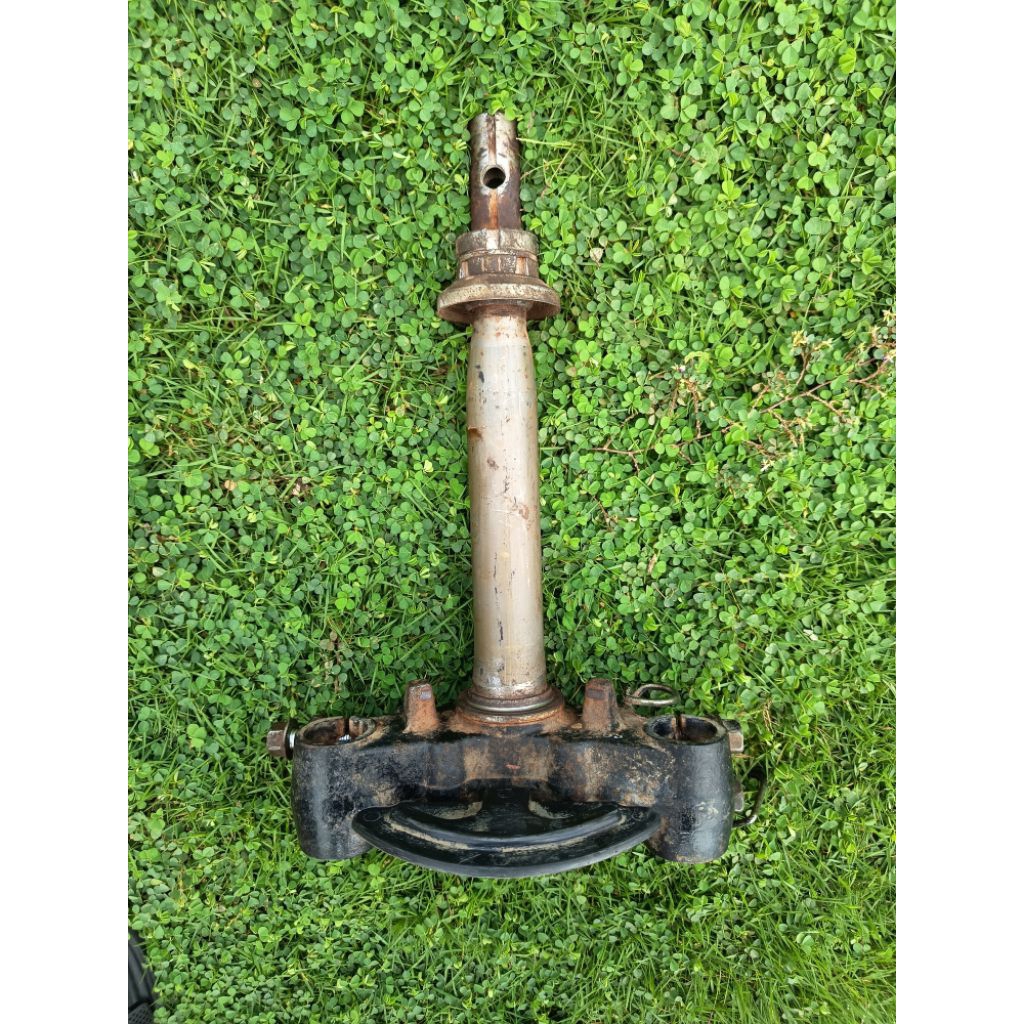 T Segitiga Shock Depan Suzuki Skywave Original Copotan
