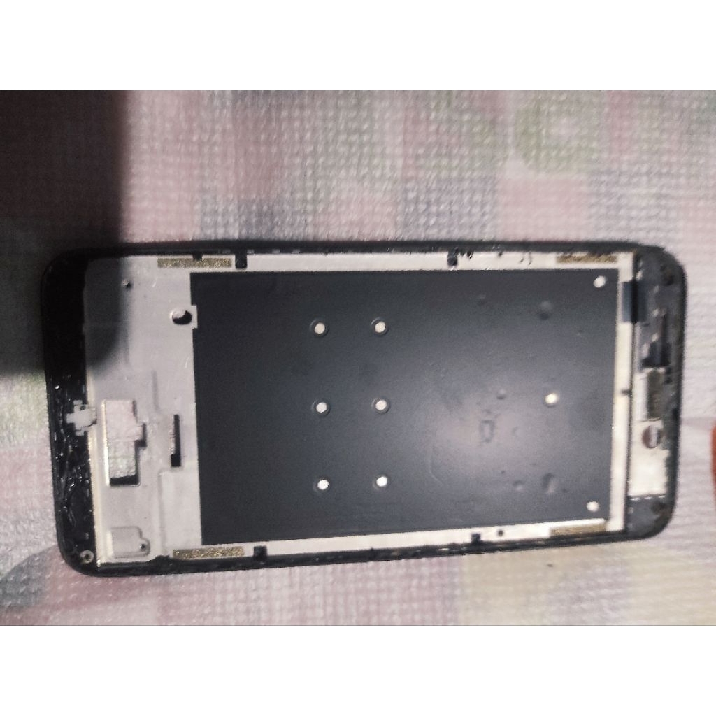 tulang tengah tatakan lcd xiomi redmi 5a