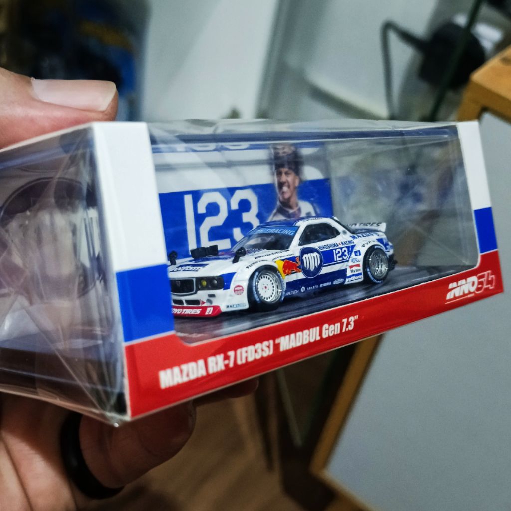 Inno64 Mazda RX7 (FD3S) "Pandem Rocket Bunny" Madbul Madlab