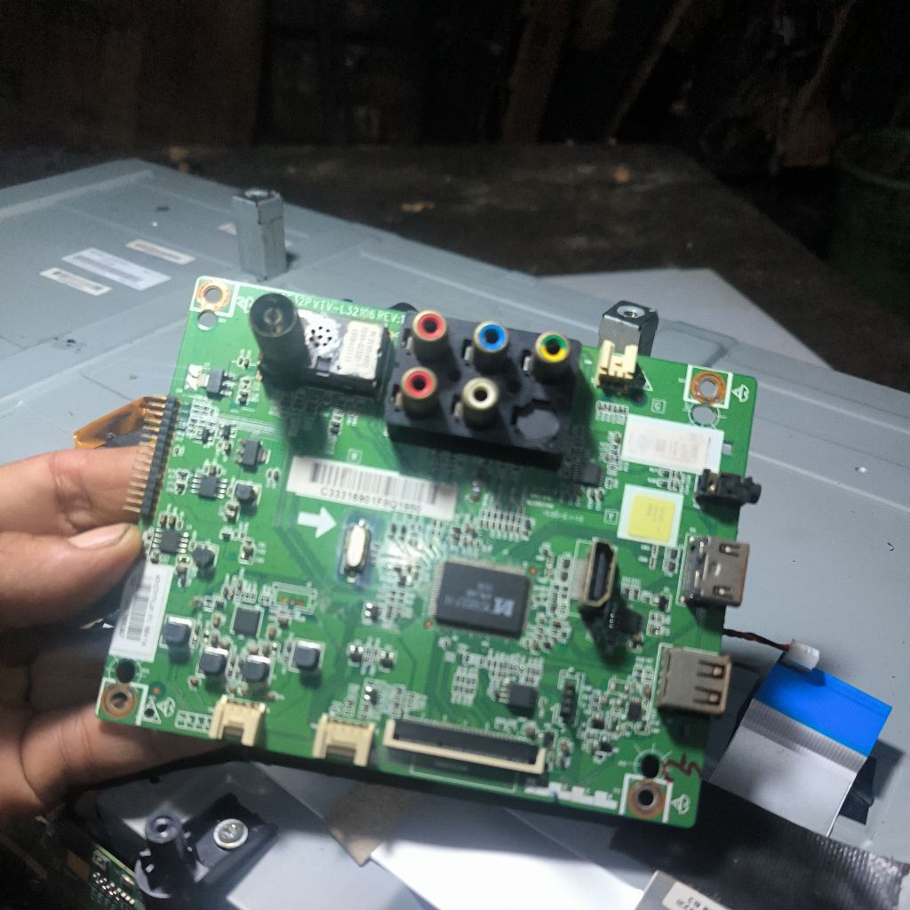 mainboard LG 32LF520A ORIGINAL COPOTAN LAYAR RUSAK