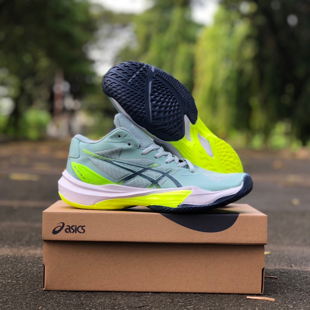 sneaker running shoes man and woman sport
