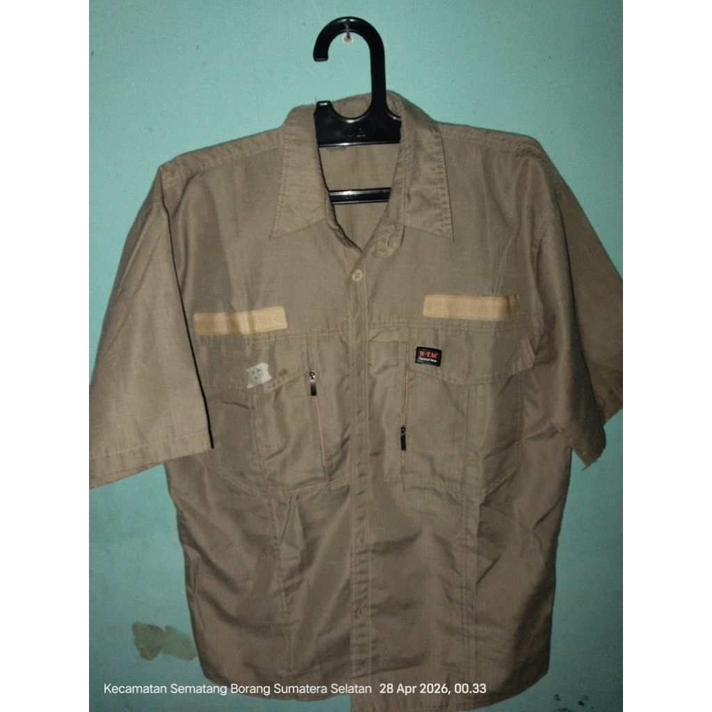 kemeja taktikal