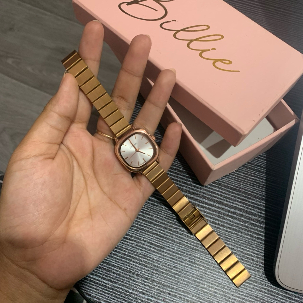 Preloved jam tangan gogoey jam tangan analog retro Billie