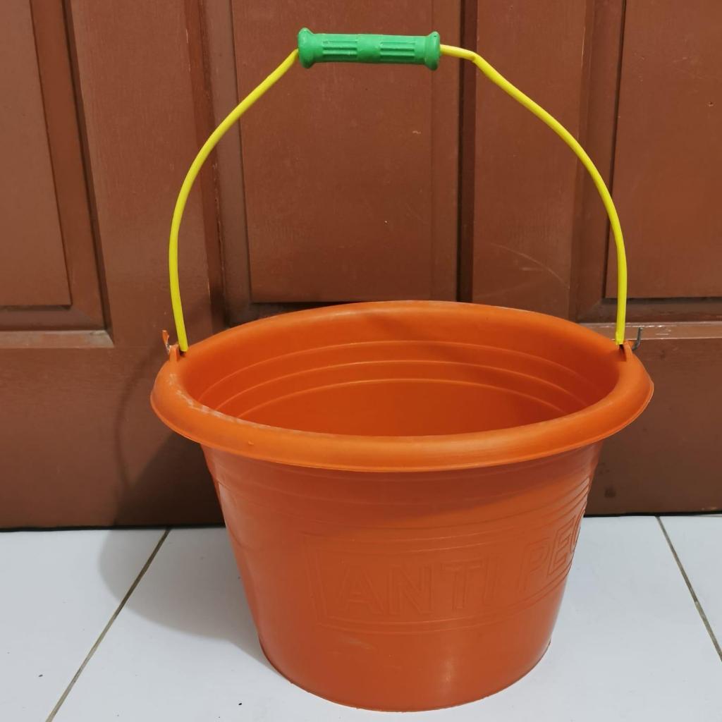 EMBER AIR BESAR/ EMBER PLASTIK /EMBER COR PLASTIK