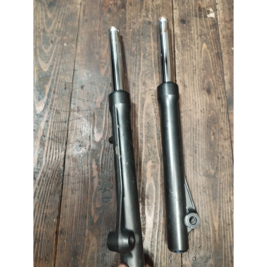 shock depan shockbreaker depan Vario 150 LED old