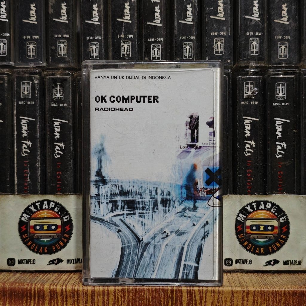 Kaset - Radiohead - Ok Computer - Radio Tape - Kaset Pita - Radio - Pemutar Kaset - Retro - Classic 