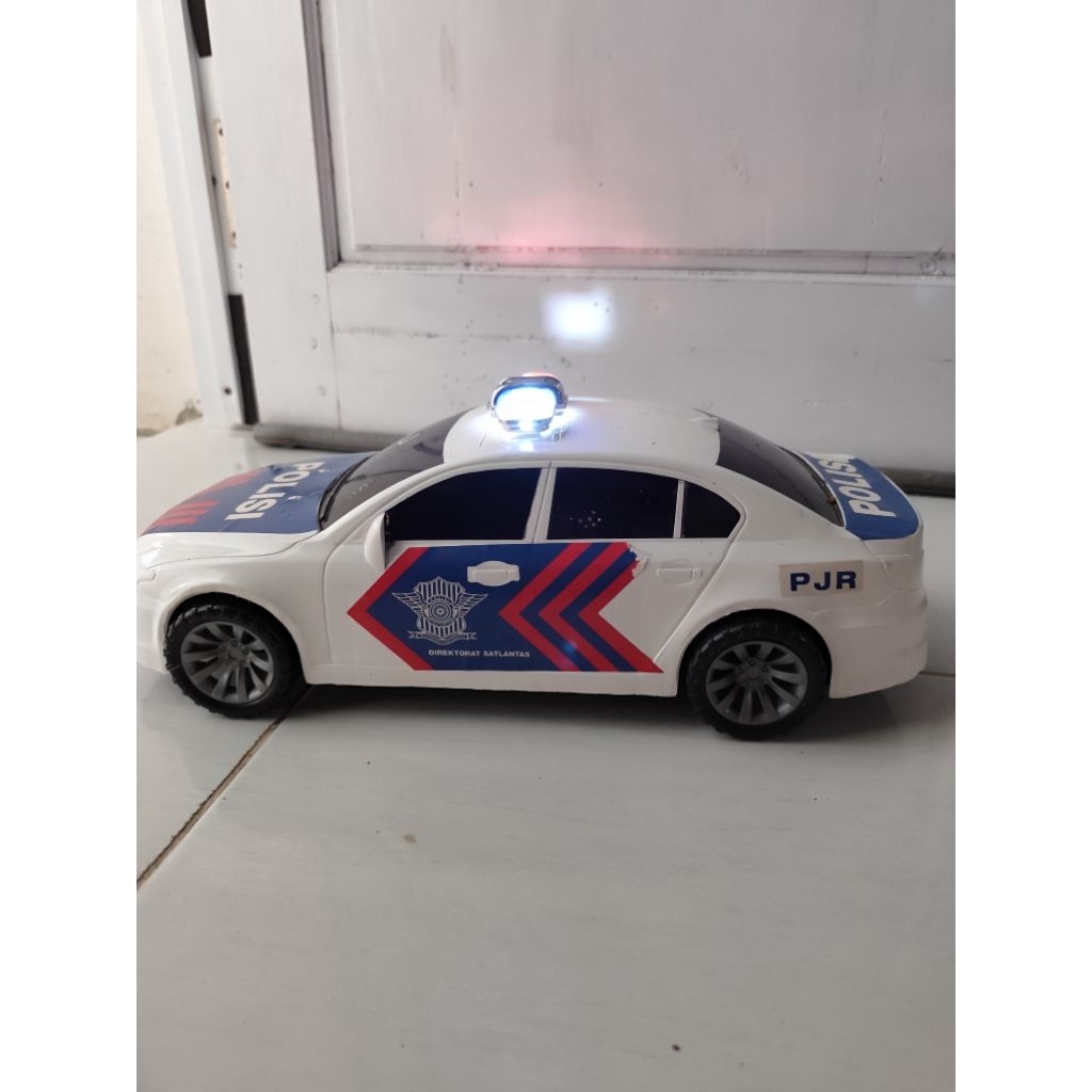 Mainan Mobil Polisi Sedan Jumbo Putih