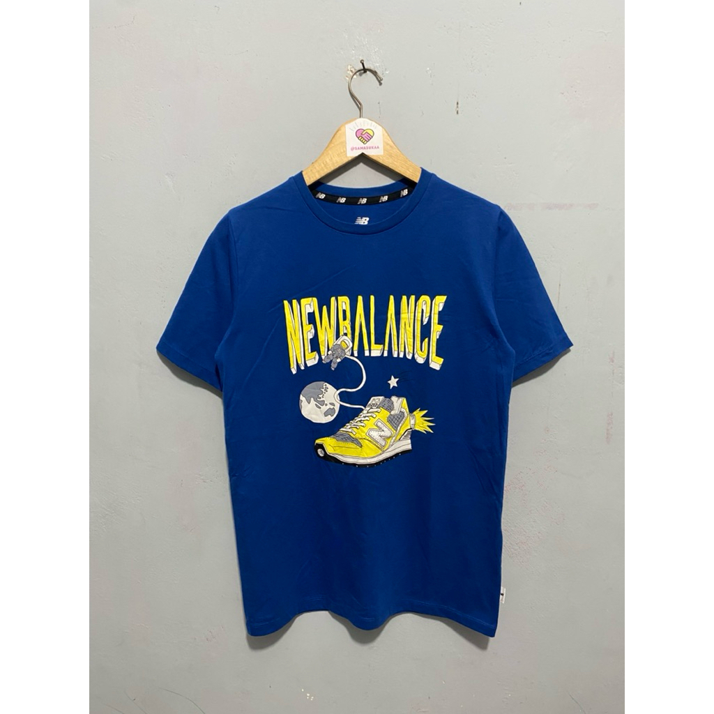 kaos new balance sepatu