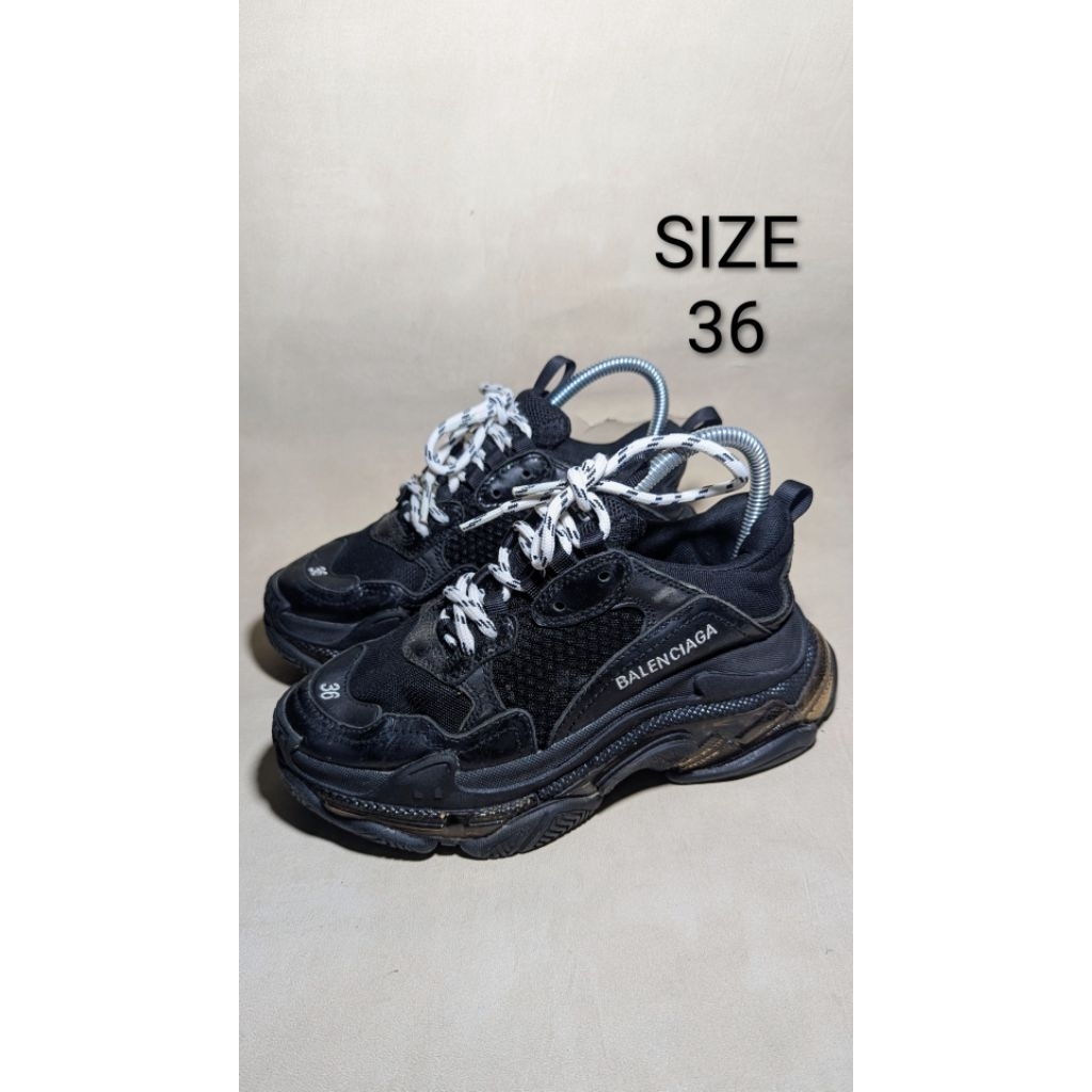 SEPATU PRELOVED BALENCIAGA TRIPLE S SIZE 36