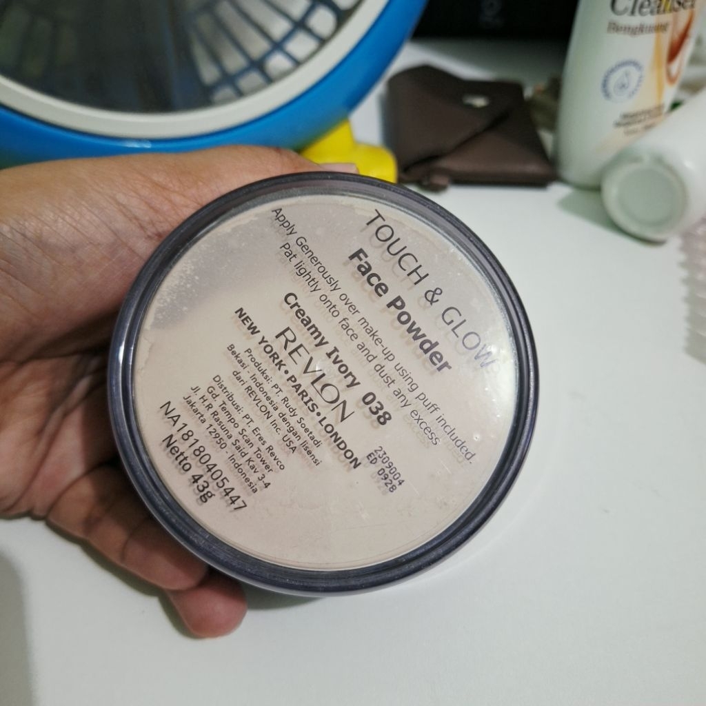 REVLON BEDAK TABUR 80%