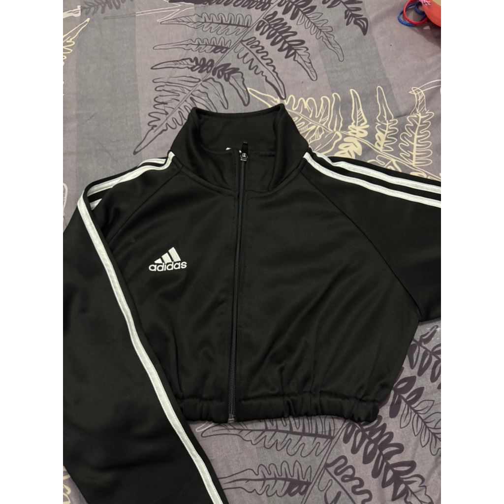 Tracktop Adidas croptop list hitam putih