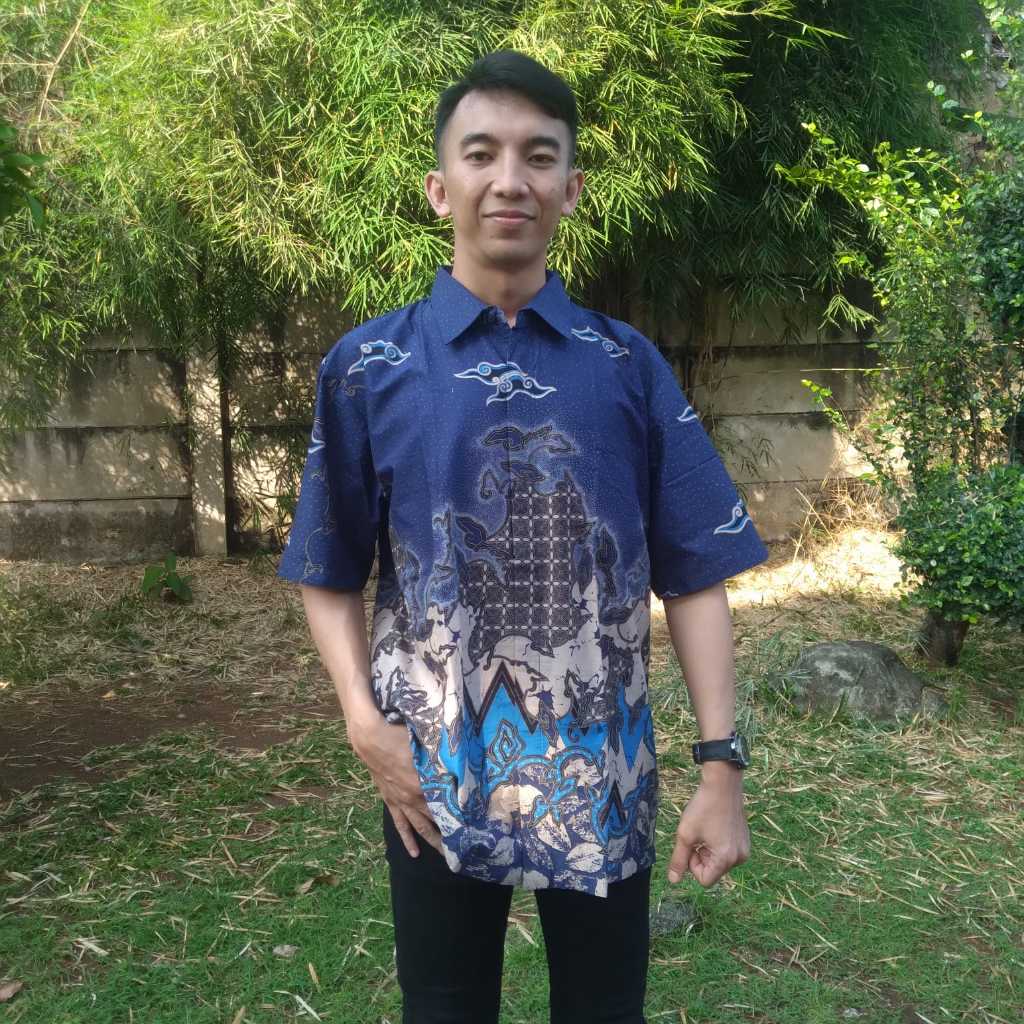 Hem Batik Pria Danar Hadi Solo