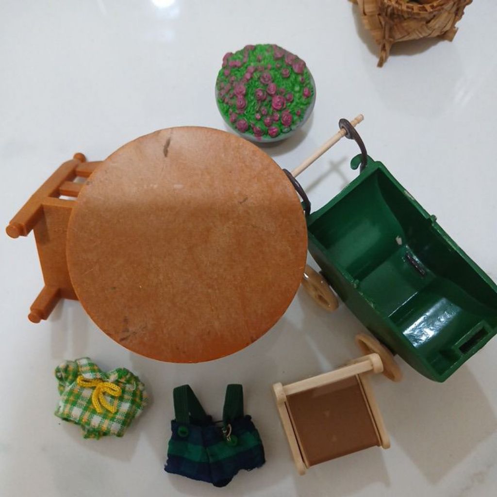 sylvanian baju, sylvanian perabotan, sylvanian families acc