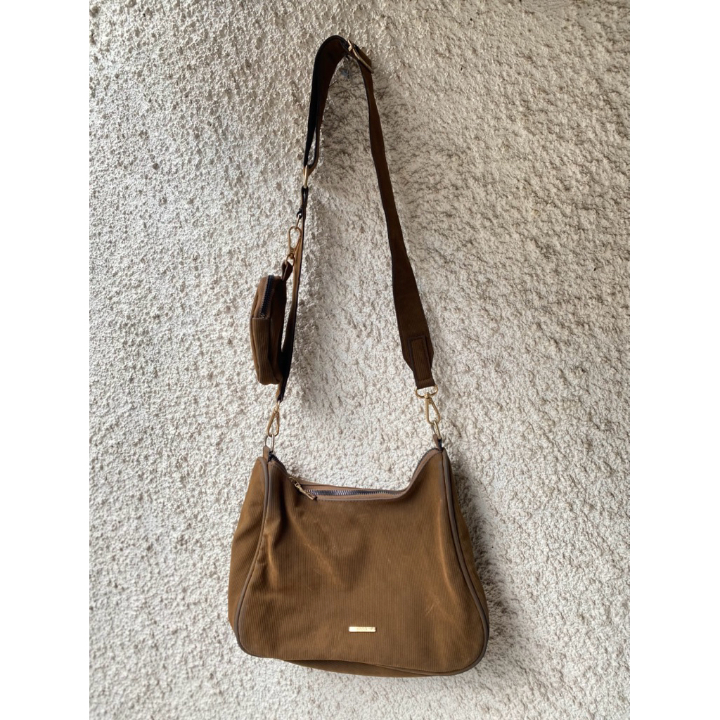 PRELOVED TAS SELEMPANG FLICKA BROWN