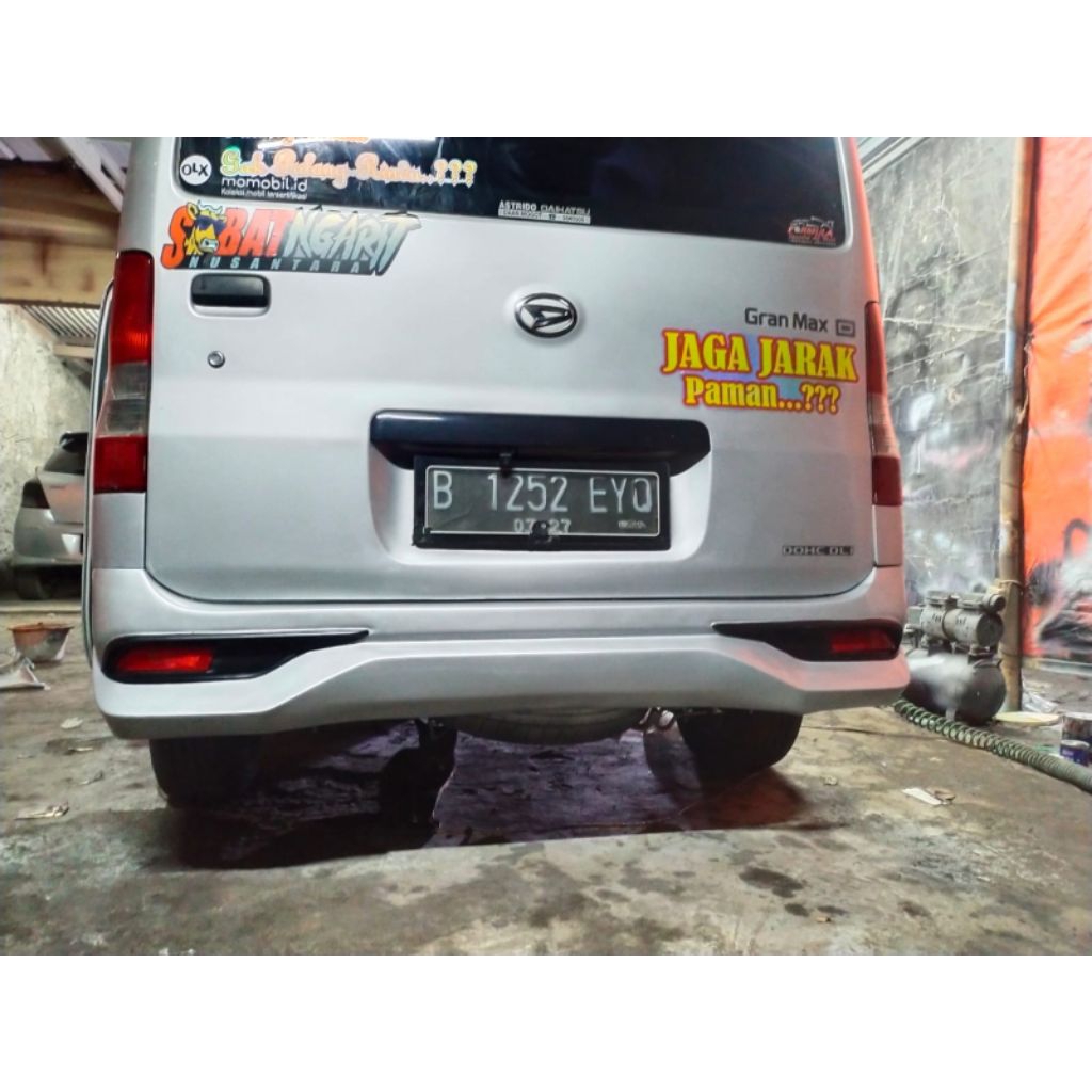 BEMPER BELAKANG MODEL GRANDMAX