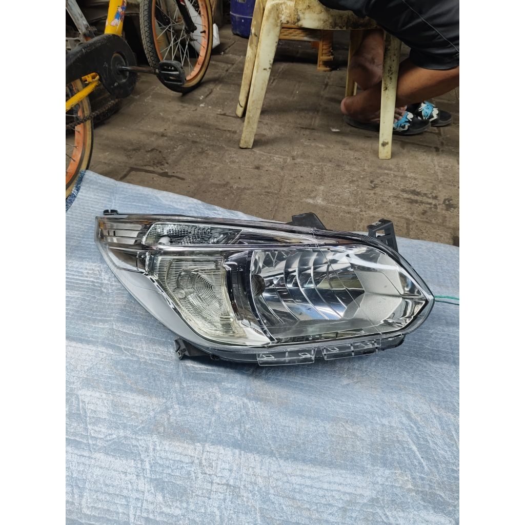 Headlamp Chevrolet spin original.