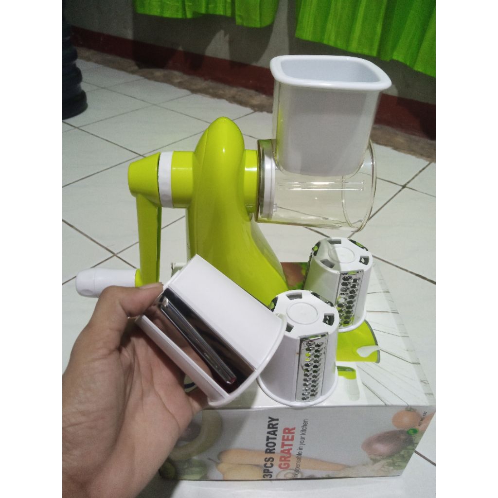pemotong sayuran serbaguna.